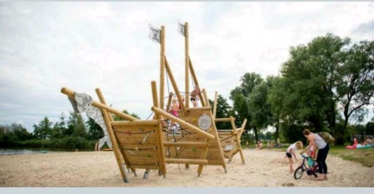 Willa Kajuit423 6Pers 5Sterren Vakantiepark Bergumermeer Aan Het Water In Friesland Met Zwembad Suameer Zewnętrze zdjęcie